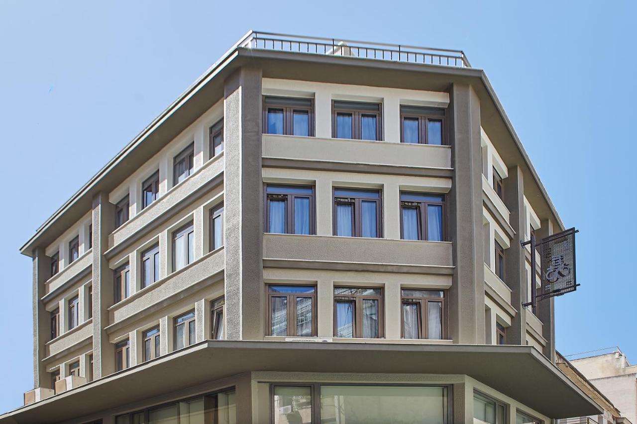 Be Based Near Acropolis, In An Exquisite Studio!